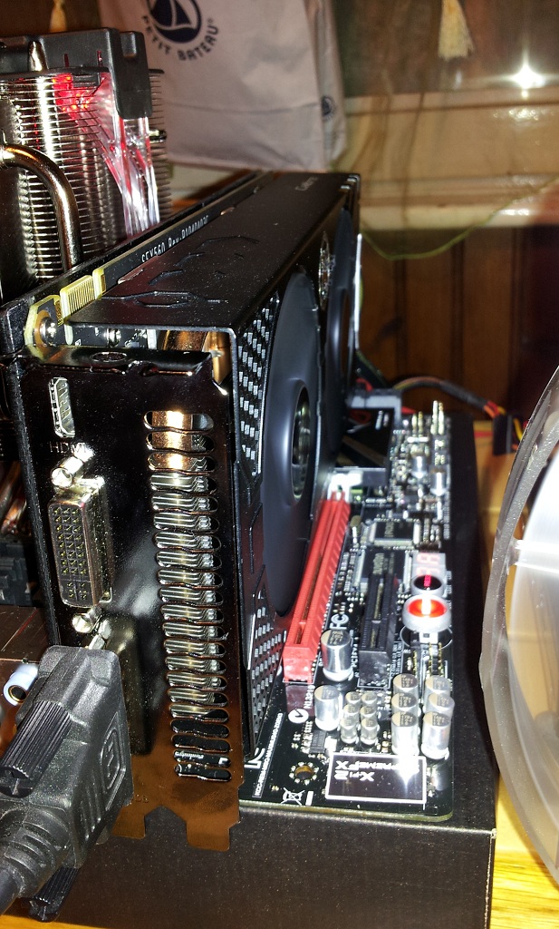 http://img75.xooimage.com/files/e/6/a/pcie2.2.2-3263aef.jpg